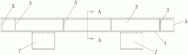 用于滾筒輸送機(jī)的托盤導(dǎo)入擋塊組件