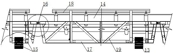 履帶式輸送機(jī)與標(biāo)準(zhǔn)段桁架的連接機(jī)構(gòu)