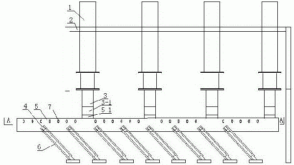 用于輸送碳素的振動輸送機(jī)的輸送槽散熱結(jié)構(gòu)